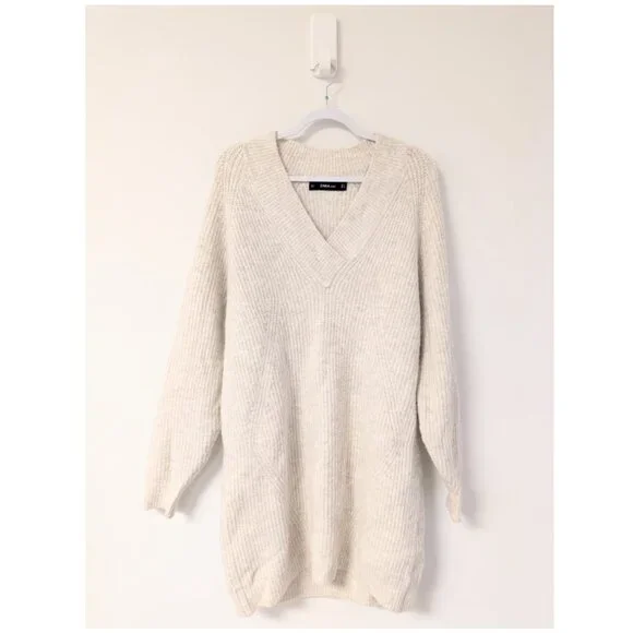 Zara long v-neck sweater dress - Picture 3 of 9
